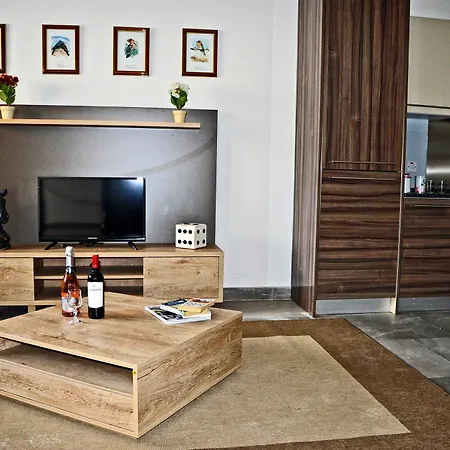 Apartment 7 Hillside *
